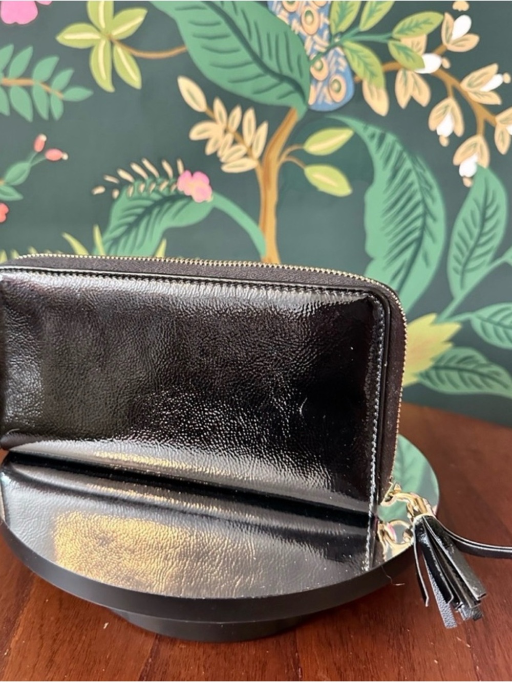 Gucci Black Soho Patent Leather Zip Wallet - Picture 8 of 8